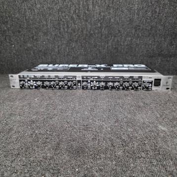 BEHRINGER CX3400    Crossover   2 in 6 uit
 beschikbaar voor biedingen