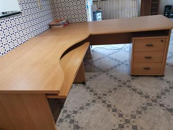 Bureau beschikbaar voor biedingen