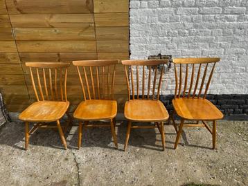 Chaises Vintage signée "Akerblom Chair Sweden" disponible aux enchères