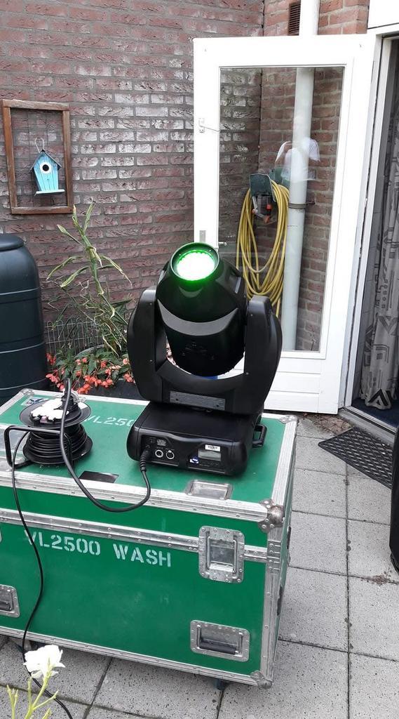 2x Vari-Lite VL2500 Wash Moving Head in case, Muziek en Instrumenten, Licht en Laser, Gebruikt, Licht, Kleur, Ophalen