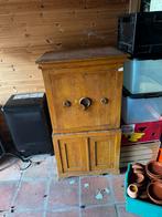 Zeer oude houten kluis!, Ophalen