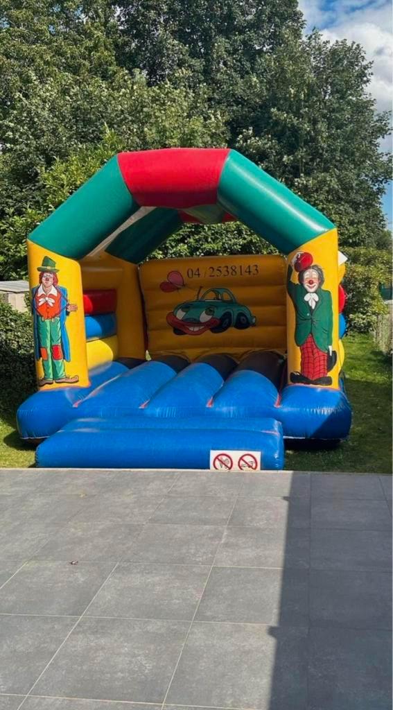 Location château gonflable – Verhuur springkasteel, Hobby & Loisirs créatifs, Articles de fête | Location, Comme neuf, Enlèvement