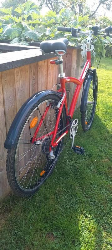  Schitterende originele Btwin 5 in nieuwstaat
maat L, unis beschikbaar voor biedingen