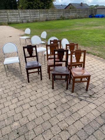 GRATIS af te halen. 12 stoelen. beschikbaar voor biedingen