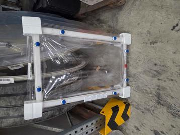 3 wandige polycarbonaat koepel dagmaat 40cm x 70cm helder beschikbaar voor biedingen