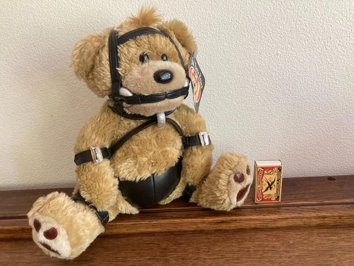 Zacht furry bondage beertje stoute beer rare teddybeer lief, Verzamelen, Beren en Cherished Teddies, Nieuw, Stoffen beer, Overige merken