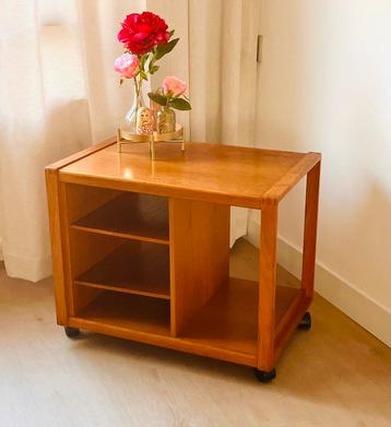 Vintage tafel / platentafel / audiomeubel stijl van Dyrlund. beschikbaar voor biedingen