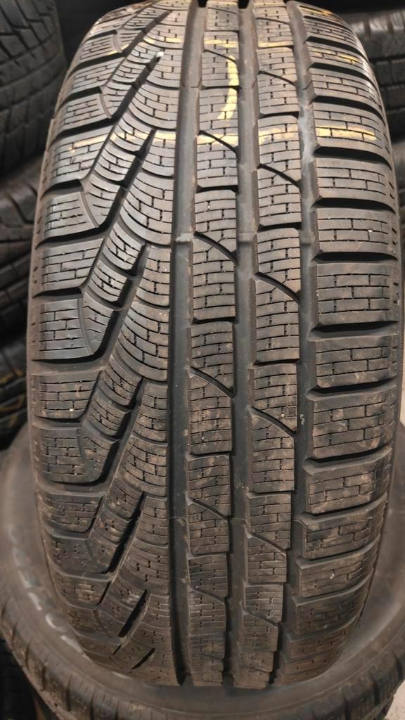 225/55r17 Pirelli 7mm 50€ par pièce avec montage et équilibr, Autos : Pièces & Accessoires, Autres pièces automobiles, Enlèvement