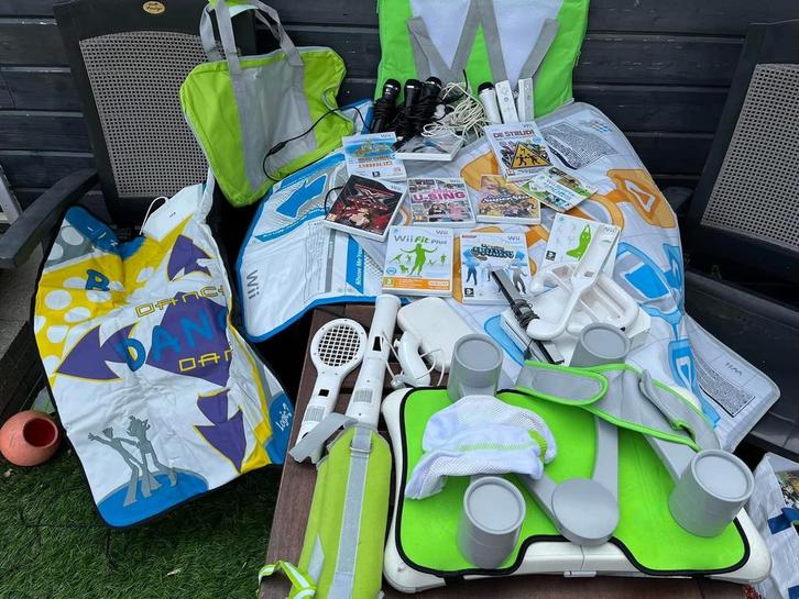 Wii, Games en Spelcomputers, Spelcomputers | Nintendo Wii, Gebruikt, Met 3 controllers of meer, Met games, Met Balance Board, Ophalen