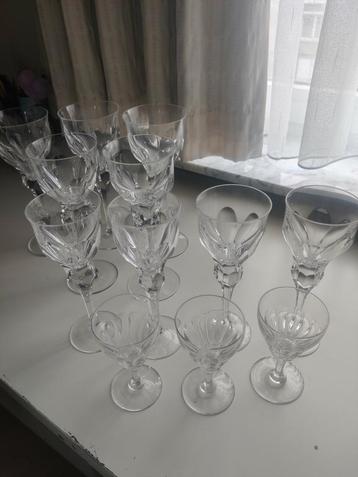 12 wijnglazen, verschillende maten beschikbaar voor biedingen