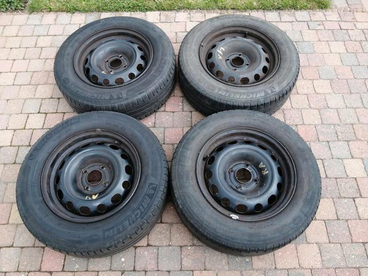 4 Michelin Banden 205/65/R15, Auto-onderdelen, Banden en Velgen, Band(en), All Season, 15 inch, 205 mm, Overig, Gebruikt, Ophalen