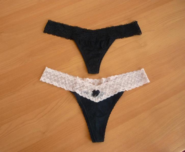 Set van 2 zwarte witte kanten strings van Hunkemöller Maat L, Kleding | Dames, Ondergoed en Lingerie, Ophalen of Verzenden