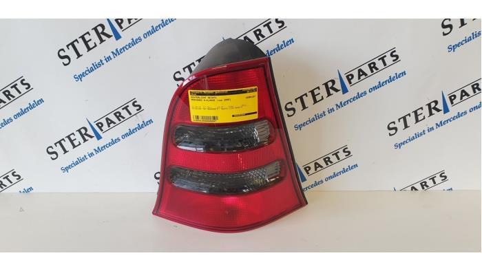 Achterlicht rechts van een Mercedes A-Klasse, Auto-onderdelen, Verlichting, Mercedes-Benz, Gebruikt, 3 maanden garantie, Ophalen of Verzenden