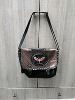 Moth Brown black velvet cameo bag van Restyle, Handtassen en Accessoires, Tassen | Damestassen, Ophalen of Verzenden, Nieuw, Rood