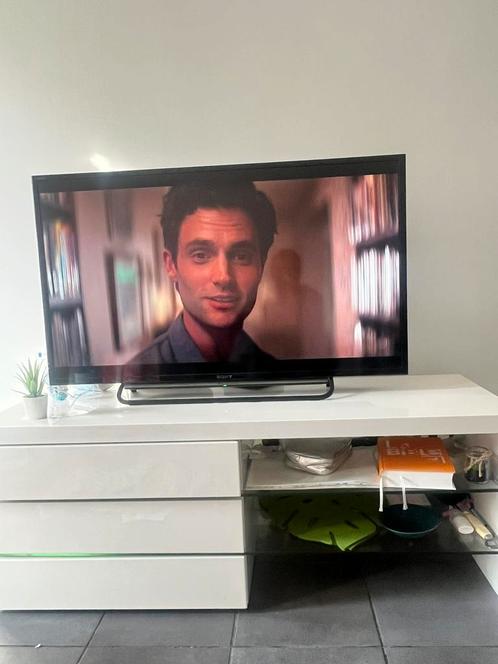 À vendre : TV Sony 40” + meuble TV blanc brillant – 200€, Huis en Inrichting, Kasten |Televisiemeubels, Zo goed als nieuw, Ophalen of Verzenden