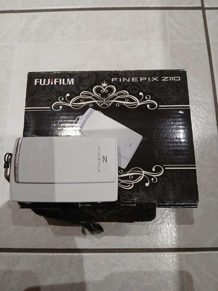 Compacte digitale kodak Fujifilm FinePix Z110 + 2 × batterij, Audio, Tv en Foto, Fotocamera's Digitaal, Zo goed als nieuw, Compact
