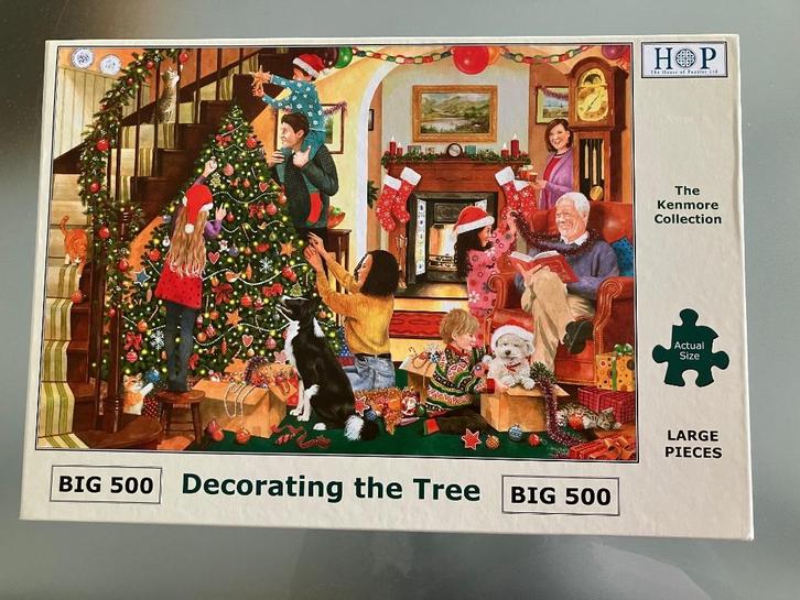 Legpuzzel kerst Decorating The Tree, Hobby en Vrije tijd, Denksport en Puzzels, Zo goed als nieuw, Legpuzzel, 500 t/m 1500 stukjes