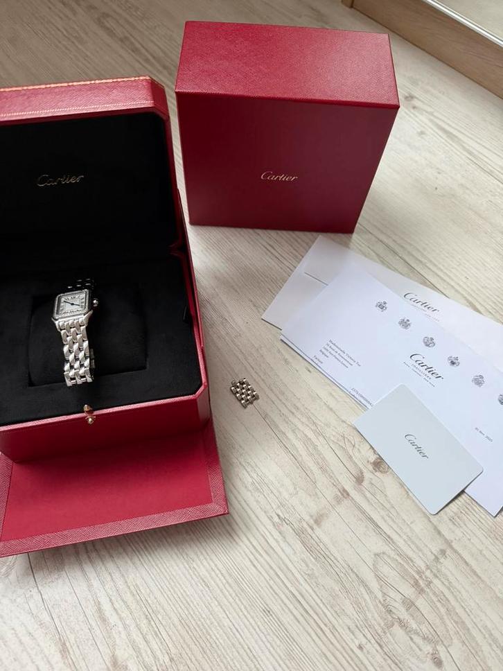 Cartier Panthère Medium acier lunette diamants, Bijoux, Sacs & Beauté, Montres | Femmes, Comme neuf, Montre-bracelet, Autres marques