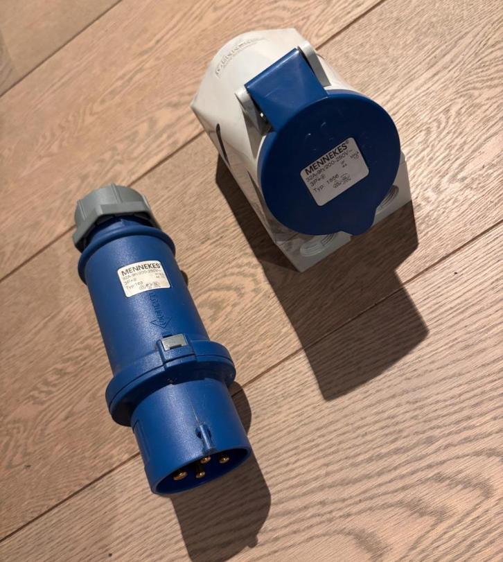 Mennekes industriëel stopcontact + stekker, Doe-het-zelf en Bouw, Elektriciteit en Kabels, Zo goed als nieuw, Stopcontact, Ophalen of Verzenden