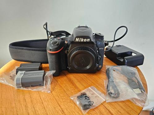 nikon D750 19562 clicks, TV, Hi-fi & Vidéo, Appareils photo numériques, Utilisé, Reflex miroir, Nikon, Enlèvement ou Envoi