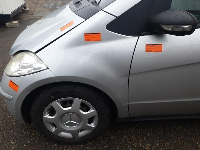 Scherm links-voor van een Mercedes A-Klasse (761), Auto-onderdelen, Carrosserie, Mercedes-Benz, Gebruikt, 3 maanden garantie, Ophalen of Verzenden