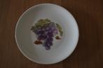 Bord wit met druiven doorsnee 21 cm, Ophalen of Verzenden, Zo goed als nieuw, Bord(en), Overige stijlen