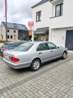 Mercedes e200 1995, Auto's, Electronic Stability Program (ESP), Zwart, Particulier, E-Klasse