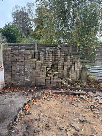 Betonklinkers beschikbaar voor biedingen