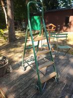 Vintage metalen traplader., Doe-het-zelf en Bouw, Ladders en Trappen, Ophalen, Zo goed als nieuw