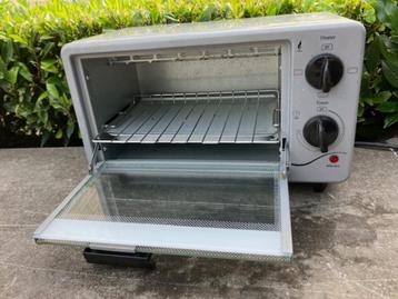 ELECTRISCHE OVEN VAN EVORA MET LAMPEN. GOEDE STAAT.600 WATT beschikbaar voor biedingen