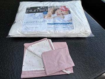 Babydekbed met bijpassend linnengoed -- nooit gebruikt!  beschikbaar voor biedingen