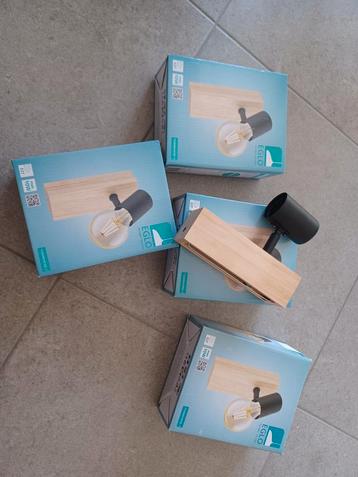 4 appliques Eglo neuves beschikbaar voor biedingen