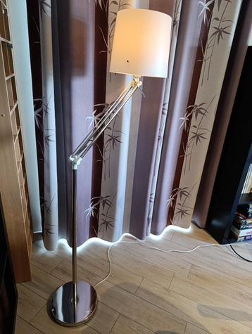 Lampe sur pied pliable beschikbaar voor biedingen