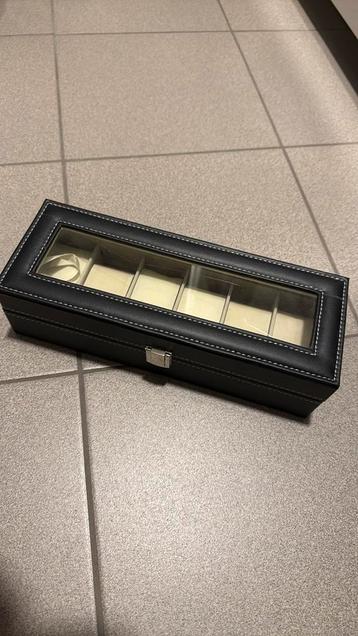 Horlogehouder horloges doos accessoire beschikbaar voor biedingen