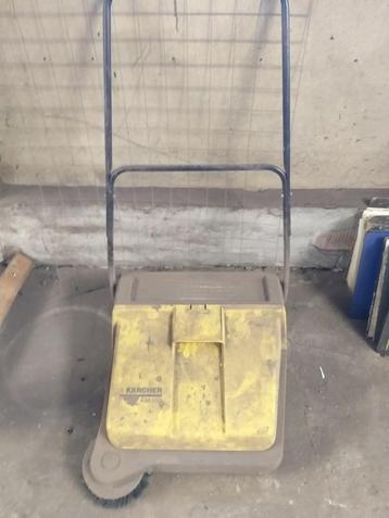 Veegmachine Karcher beschikbaar voor biedingen