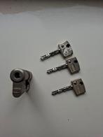 DOM slot met 3 sleutels, Doe-het-zelf en Bouw, Ophalen, Slot