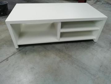 Table basse blanche