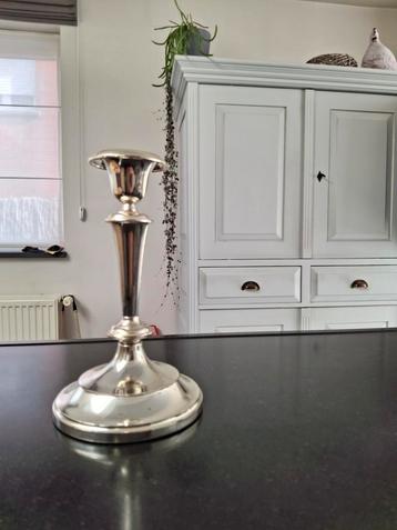 Kandelaar beschikbaar voor biedingen