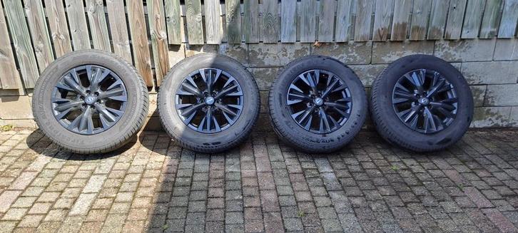 4 lichtmetalen velgen met banden voor Nissan Navara, Auto-onderdelen, Banden en Velgen, Velg(en), Zomerbanden, 18 inch, 255 mm
