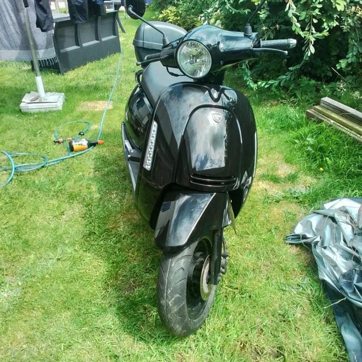 Scooter Neco Borgia, Fietsen en Brommers, Scooters | Overige merken, Gebruikt, Klasse B (45 km/u), Benzine, Ophalen