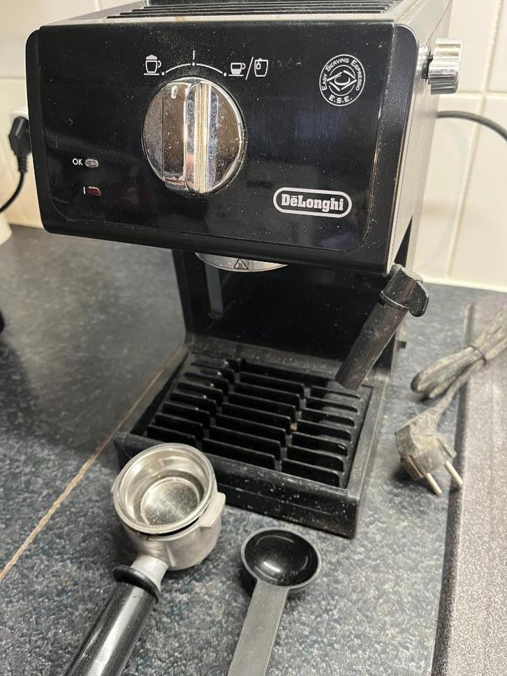 De’Longhi espressomachine – met filterhouder & accessoires, Elektronische apparatuur, Koffiezetapparaten, Gebruikt, Gemalen koffie
