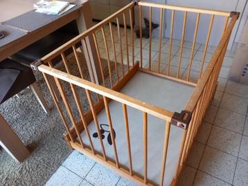 Vintage 1981 opplooibaar baby park  beschikbaar voor biedingen