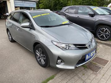 Toyota Auris Touring Sports Hybrid AUTOMAAT NAVI CRUISE MET  beschikbaar voor biedingen