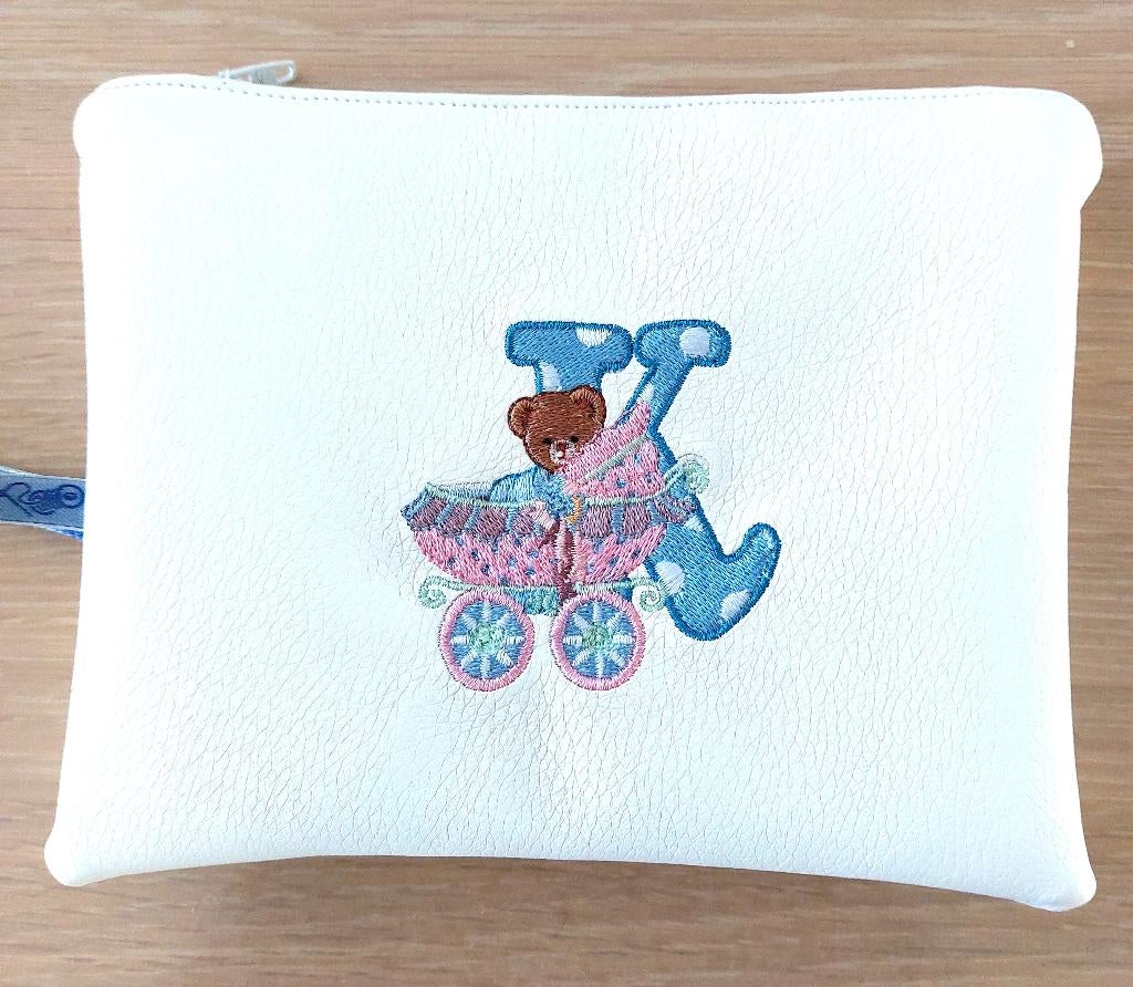 Toilettas met teddybeer en letter K, Handtassen en Accessoires, Toilettassen, Ophalen of Verzenden, Nieuw, Wit, Jongen of Meisje