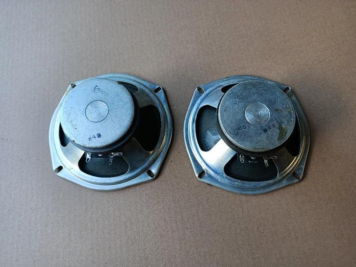 2x Hoge Tonen Speakers Rowe-AMi R81 (1977) jukebox, Collections, Machines | Jukebox, Ami, Envoi