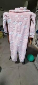 Onesie roos met witte wolken c&a maat 116, Enfants & Bébés, Vêtements enfant | Taille 116, Enlèvement, Comme neuf