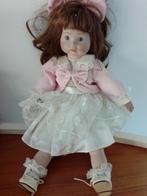 Mooie porseleinen pop, Verzamelen, Ophalen, Zo goed als nieuw, Pop