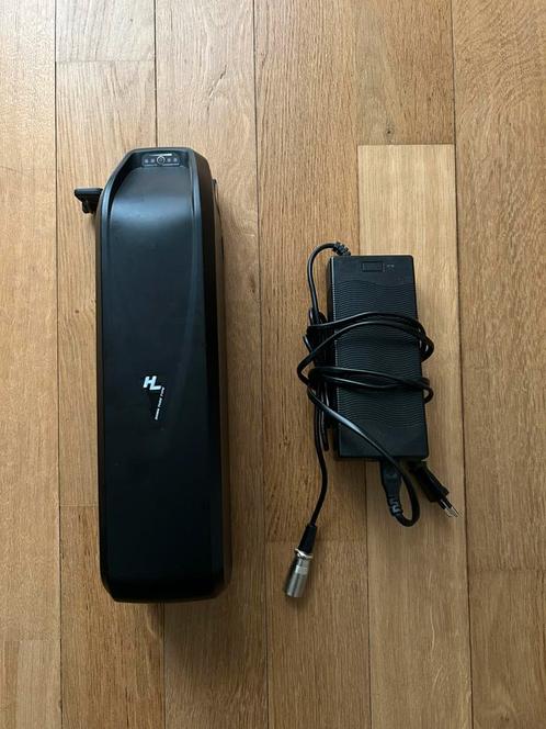 Batterie velo grand capacité (696WH) + chargeur, Fietsen en Brommers, Fietsaccessoires | Fietsaccu's, Zo goed als nieuw, Ophalen