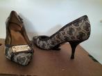 Guess mooie pumps, lage hak schoen Mt 36 1/2, Vêtements | Femmes, Chaussures, Guess, Enlèvement ou Envoi, Brun, Porté