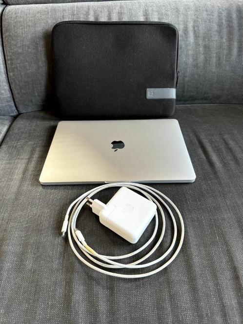 Macbook Pro 2018 - 13" met Touchbar (Qwerty) + laptophoes, Computers en Software, Apple Macbooks, Gebruikt, MacBook Pro, 13 inch